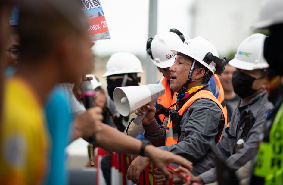 La force des slogans : comment naissent les phrases qu’on scande